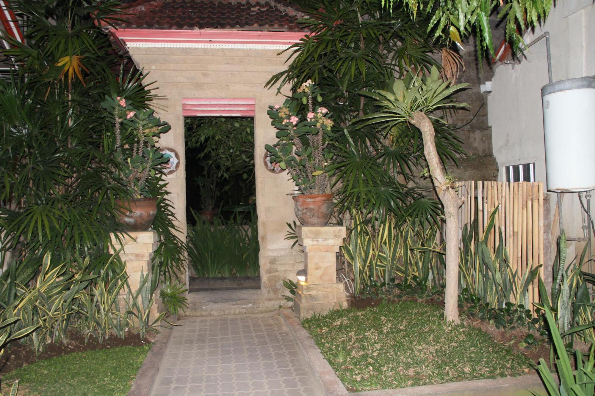 Seminyak Paradiso Hotel Esterno foto